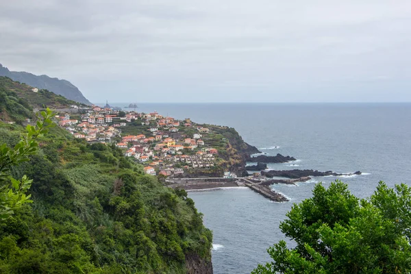 Vista Das Falésias Até Pequena Cidade Ponta Delgada Costa Norte — Fotografia de Stock