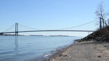 Staten Adası 'nın kuzey kıyısından Verrazzano-Narrows Köprüsü