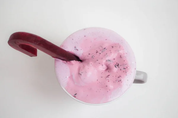 Helado Rosa Baya Taza Gris Con Hermosa Decoración Hielo —  Fotos de Stock