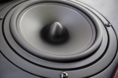 Merhaba hoparlörler son. Ses kayıt stüdyosu için HiFi ses sistemi izlemek. Profesyonel ses hoparlör kutusu. Ev sinema ses donatımı. Hoparlör kutuları ses müziği konseri. Ses stereo sistemi.