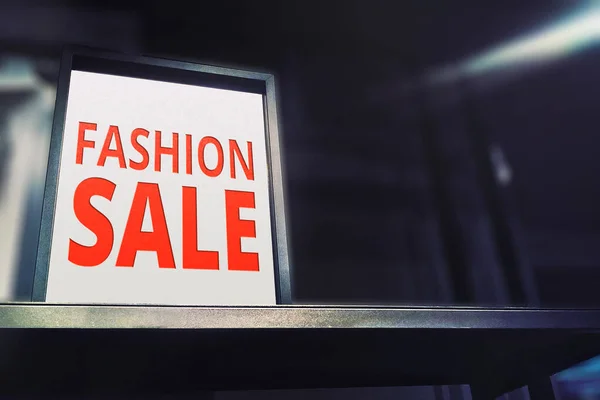 Försäljning Affisch Styrelse Mode Kläder Shopfront — Stockfoto