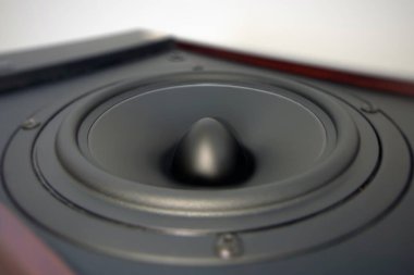 Merhaba hoparlörler son. Ses kayıt stüdyosu için HiFi ses sistemi izlemek.
