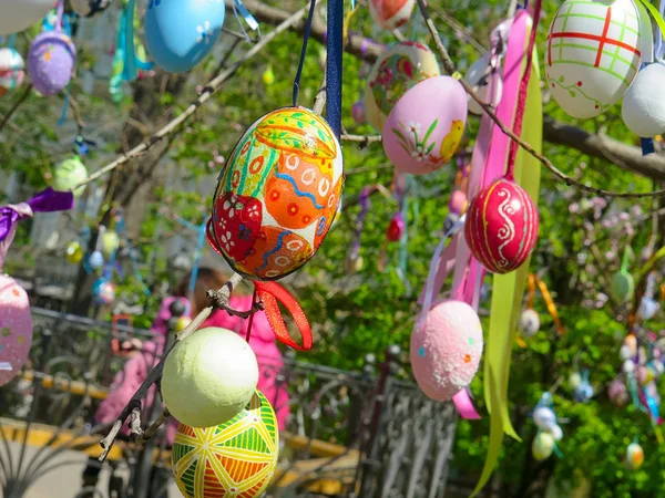 Árbol Decorativo Decorado Con Huevos Pascua Decorados Tadic Nacional Festival —  Fotos de Stock