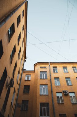 Eski Avrupa caddesindeki antika bina.