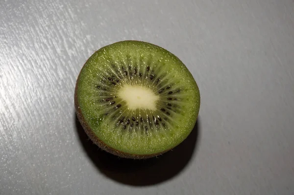 Kiwi Naranja Sobre Fondo Blanco — Foto de Stock