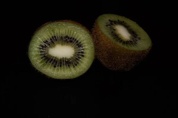 Kiwi Fruta Jugo Sobre Fondo Negro — Foto de Stock