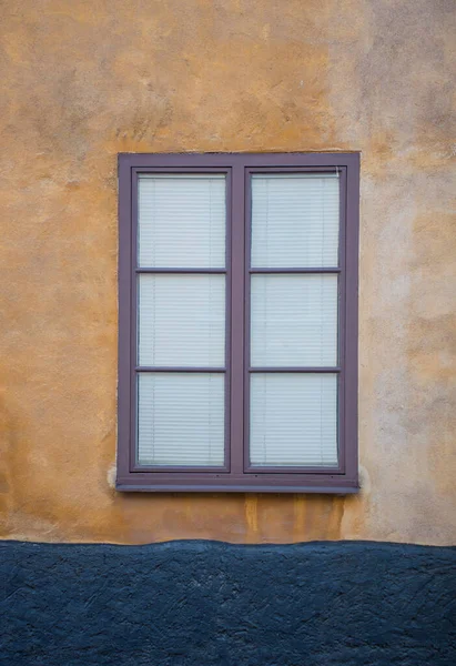 Janelas Uma Casa Velha — Fotografia de Stock