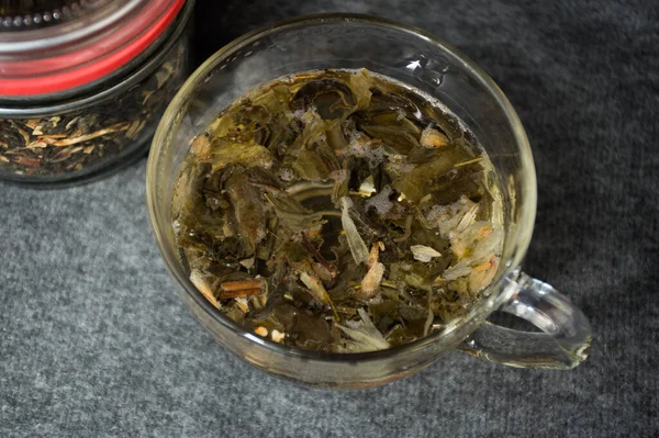 Glassy Cup Green Leaf Tea — Stock Photo, Image