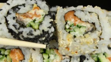 Lezzetli börekler iştah açmaya hazır.