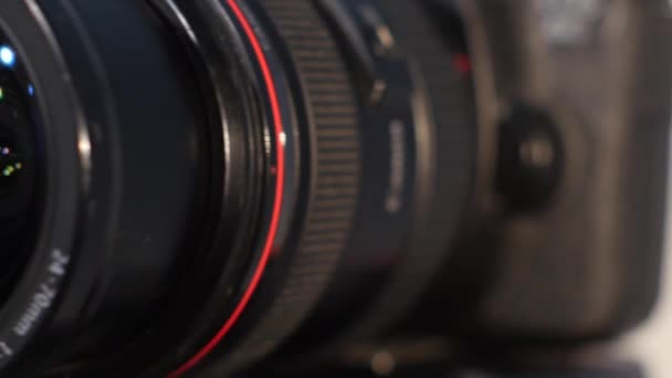 Obiettivo Della Fotocamera Con Riflesso Dell Obiettivo — Video Stock