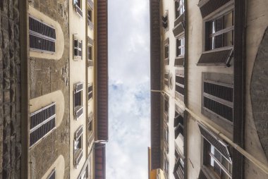 Dar bir sokakta Floransa windows