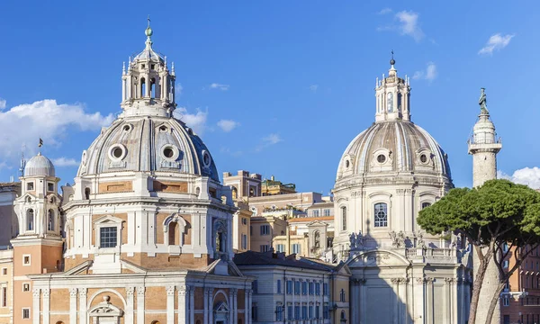 Jedna z katedrály v Rome.Italy — Stock fotografie