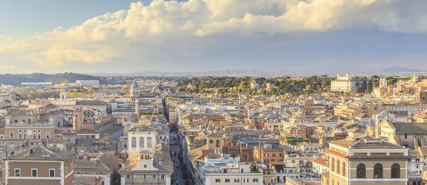 Panorama de la parte histórica de Roma.Italia — Foto de Stock
