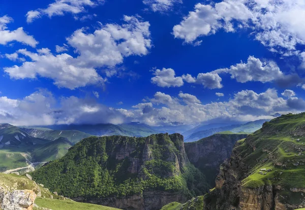 Prostředí horské vesnice Qriz.Azerbaijan — Stock fotografie