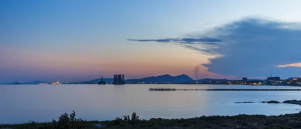 Hazar Sea.Baku kıyısında günbatımı — Stok fotoğraf