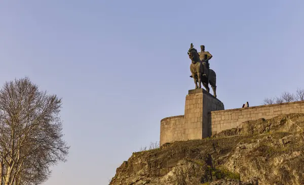 Monument of King Vakhtang Gorgasali — Stock Photo, Image