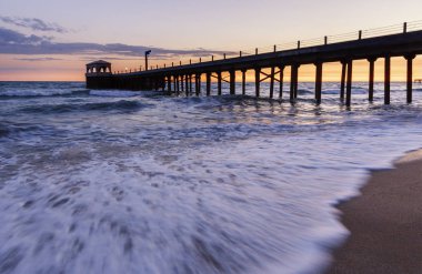 Pier deniz kıyısında