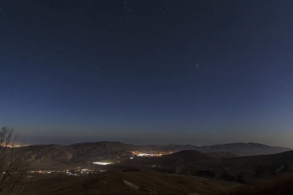 Khizi ciudad panorama bajo el cielo nocturno — Foto de Stock