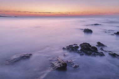 Denizde gün doğumu