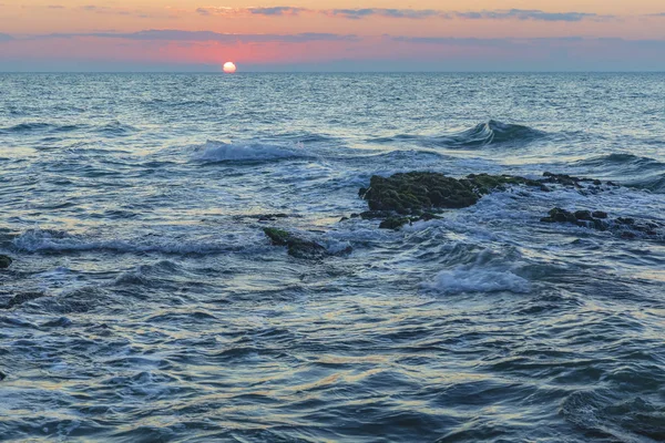 Zonsopgang op zee — Stockfoto