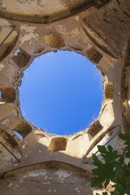 Eski harabe Arnavut kilisesi