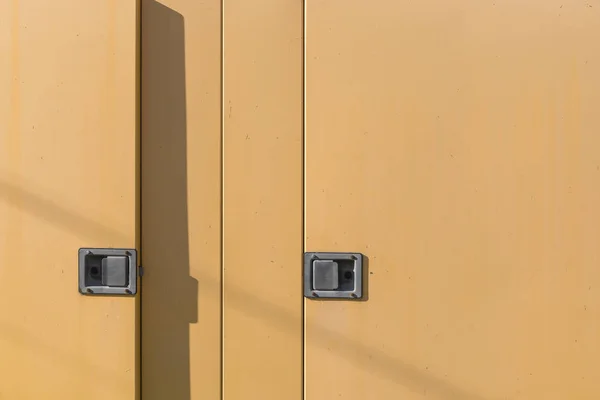 鉄キャビネットのドアのテクスチャ — ストック写真