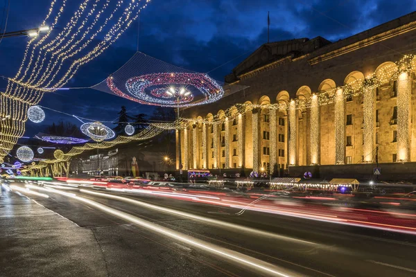 Decorações de Ano Novo na avenida central em Tbilisi — Fotografia de Stock