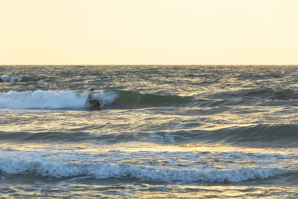 Herzliya Israel March 2020 Surfer Rides Waves Mediterranean Sea — Stok fotoğraf