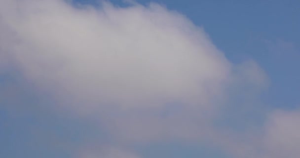 Video Nubes Flotantes Través Del Cielo — Vídeo de stock