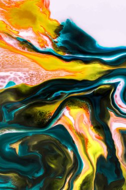 Sütün arka planı ve renkli seyreltilmiş boyalar.