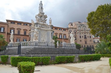 Royal Palace Palermo ve Çeşmesi