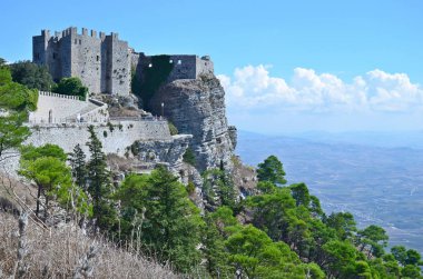 Eski ortaçağ kalesi Erice, İtalya.