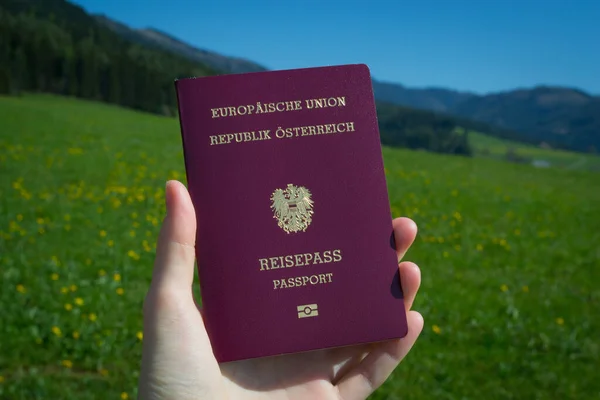 オーストリアの市民パスポート ヨーロッパのパスポート — ストック写真