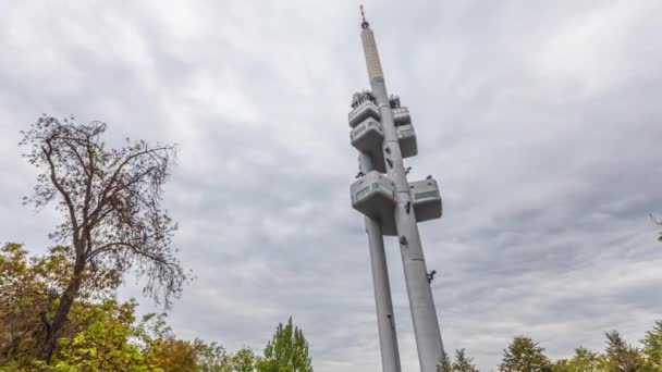 Torre de televisión Zizkov - video de lapso de tiempo, Praga — Vídeo de stock