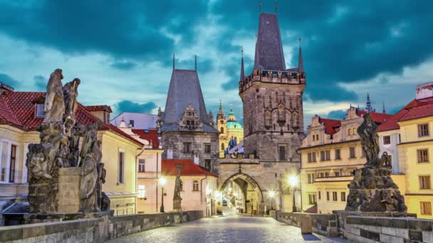 Malostranska tower on Charles bridge in the morning — Stock Video