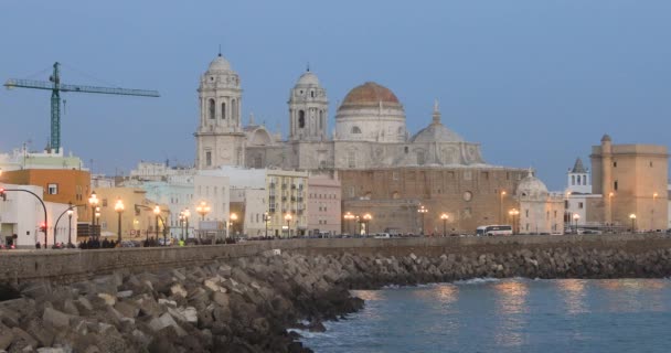 Catedral de Cádiz à noite — Vídeo de Stock