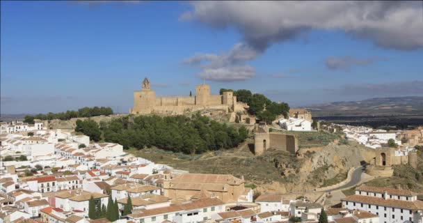 Zoom en vista de la fortaleza de Alcazaba en Antequera — Vídeo de stock