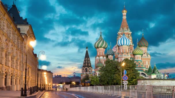 Saint Basil Cathedral in de schemering, Moskou — Stockvideo