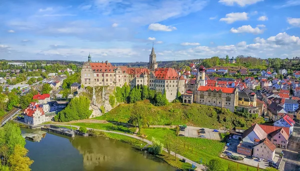 Schloss Sigmaringen auf der Seite der Donau — Stockfoto