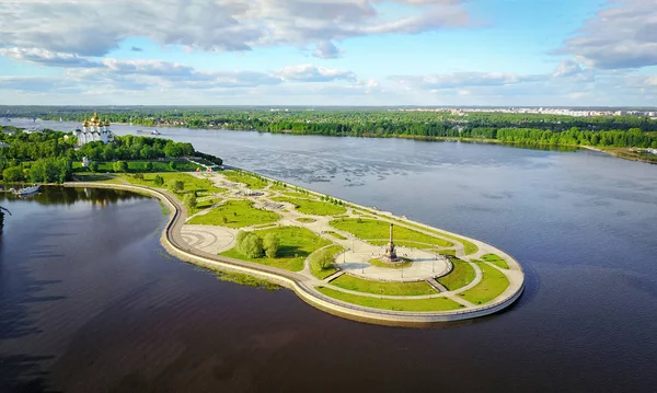 Strelka park in  Yaroslavl, Russia — Stock Photo, Image