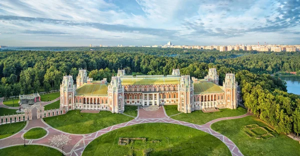 Palacio Reina Ekaterina en Tsaritsyno, Moscú — Foto de Stock