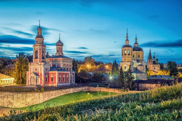 Iglesias en el centro histórico de Serpujov — Foto de Stock