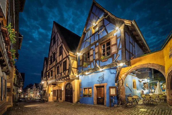 Colorate case tradizionali francesi a Riquewihr, Francia — Foto Stock