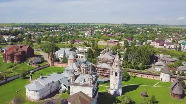 Vista aérea del Kremlin de Yuryev-Polsky en el óblast de Vladimir, Rusia — Vídeo de stock