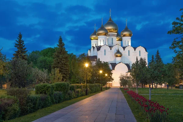 Uspenskiy katedrála v večer, Jaroslavl — Stock fotografie