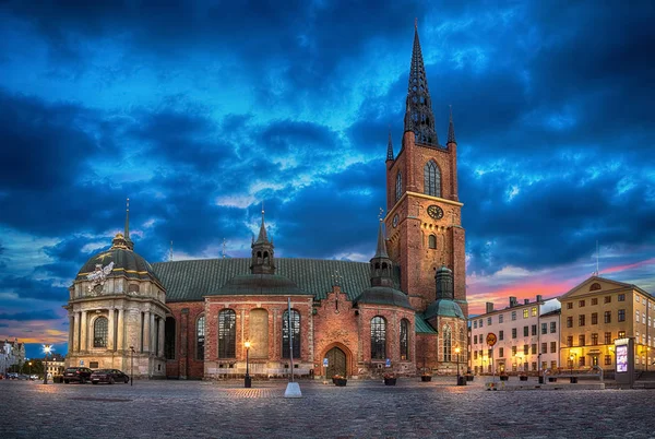 Iglesia Riddarholmen al atardecer en Estocolmo (imagen HDR ) — Foto de Stock