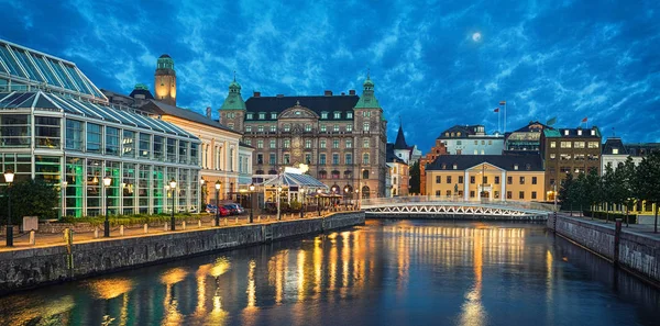 Vista panorámica del horizonte de Malmo desde el canal — Foto de Stock