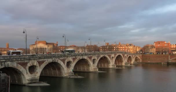 Pont Neuf Puente Sobre Río Garona Toulouse Francia Día Noche — Vídeo de stock