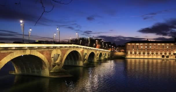 Pont Neuf New Bridge Felújított Épületben Egykori Toulouse Kórház Alkonyatkor — Stock videók
