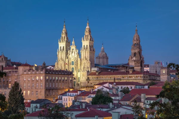Santiago de Compostela, Espagne. Cathédrale illuminée au crépuscule — Photo